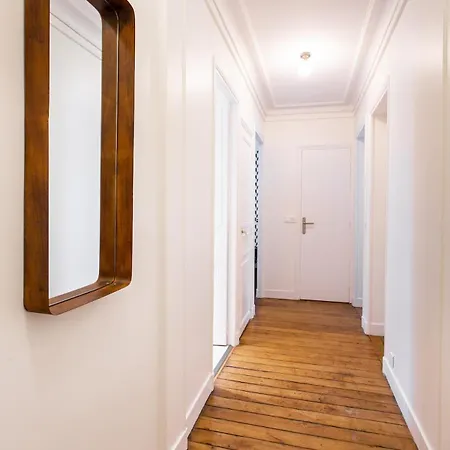 Montmartre Seveste Beautiful 2br Апартаменты